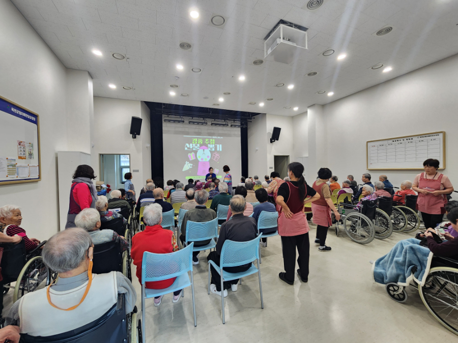 경품추첨 단체샷ㄱ.jpg