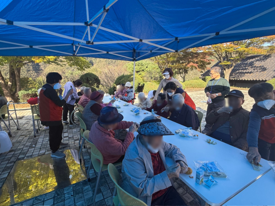 나들이 천막 모자이크2.jpg