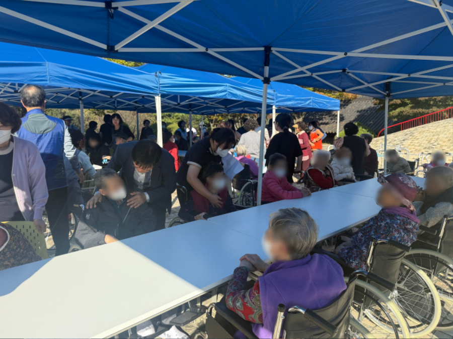 나들이 천막 모자이크5.jpg