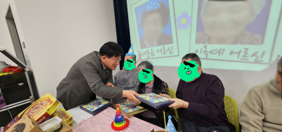 원장님선물전달2.jpg