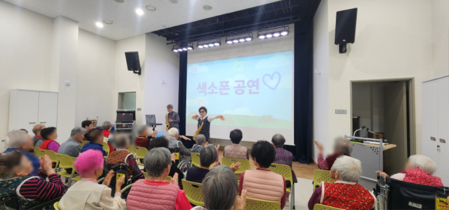 색소폰단체2.jpg